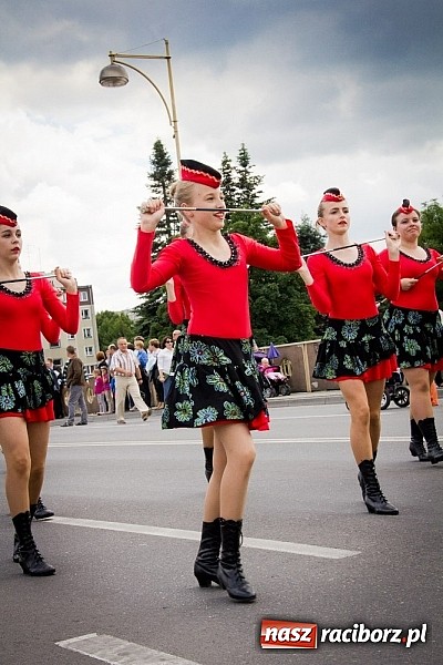 Zdjęcie w galerii na portalu naszraciborz.pl: Kolorowa parada ulicami Raciborza - Śląsk kraina wielu kultur dzień drugi wiadomości z regionu