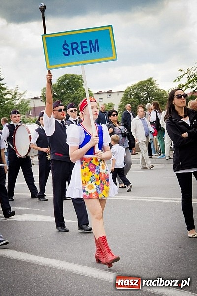 Zdjęcie w galerii na portalu naszraciborz.pl: Kolorowa parada ulicami Raciborza - Śląsk kraina wielu kultur dzień drugi wiadomości z regionu