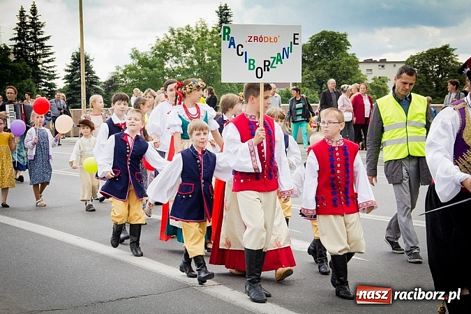 Zdjęcie w galerii na portalu naszraciborz.pl: Kolorowa parada ulicami Raciborza - Śląsk kraina wielu kultur dzień drugi wiadomości z regionu