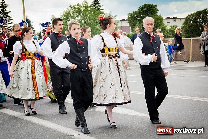 Zdjęcie w galerii na portalu naszraciborz.pl: Kolorowa parada ulicami Raciborza - Śląsk kraina wielu kultur dzień drugi wiadomości z regionu