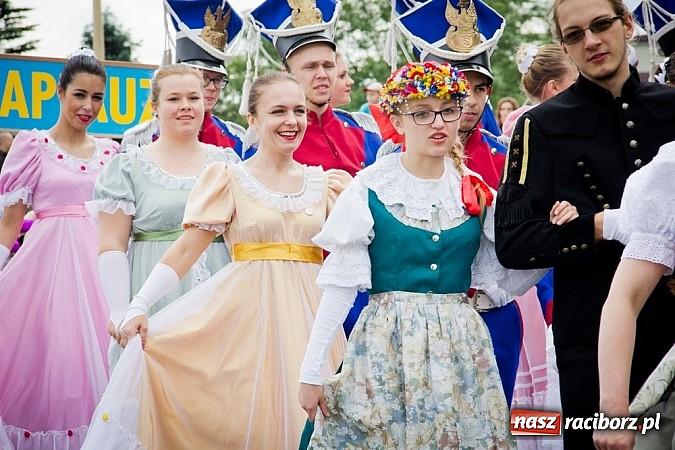 Zdjęcie w galerii na portalu naszraciborz.pl: Kolorowa parada ulicami Raciborza - Śląsk kraina wielu kultur dzień drugi wiadomości z regionu