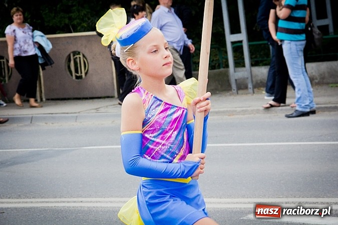 Zdjęcie w galerii na portalu naszraciborz.pl: Kolorowa parada ulicami Raciborza - Śląsk kraina wielu kultur dzień drugi wiadomości z regionu