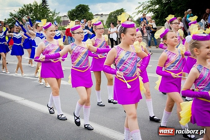 Zdjęcie w galerii na portalu naszraciborz.pl: Kolorowa parada ulicami Raciborza - Śląsk kraina wielu kultur dzień drugi wiadomości z regionu