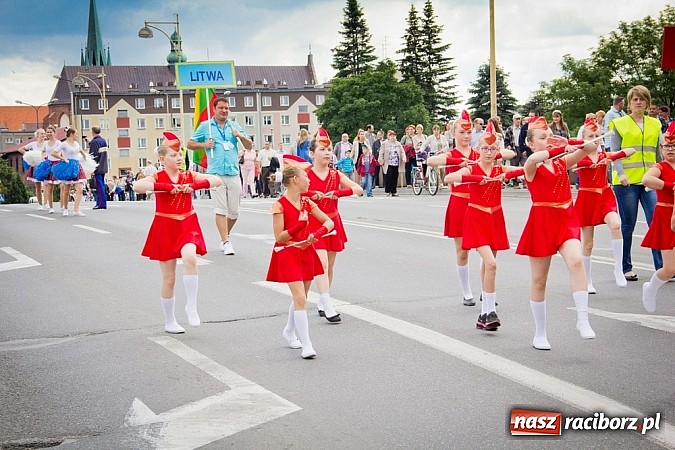Zdjęcie w galerii na portalu naszraciborz.pl: Kolorowa parada ulicami Raciborza - Śląsk kraina wielu kultur dzień drugi wiadomości z regionu