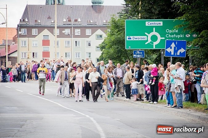 Zdjęcie w galerii na portalu naszraciborz.pl: Kolorowa parada ulicami Raciborza - Śląsk kraina wielu kultur dzień drugi wiadomości z regionu