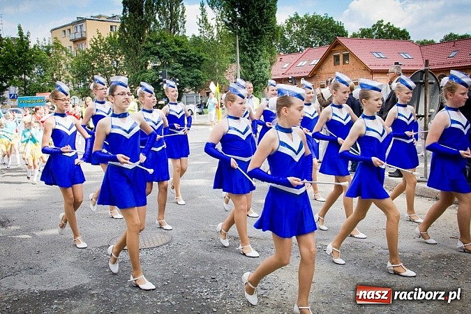 Zdjęcie w galerii na portalu naszraciborz.pl: Kolorowa parada ulicami Raciborza - Śląsk kraina wielu kultur dzień drugi wiadomości z regionu