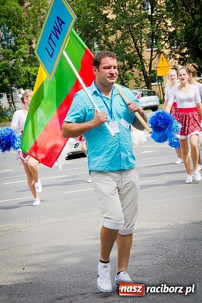 Zdjęcie w galerii na portalu naszraciborz.pl: Kolorowa parada ulicami Raciborza - Śląsk kraina wielu kultur dzień drugi wiadomości z regionu