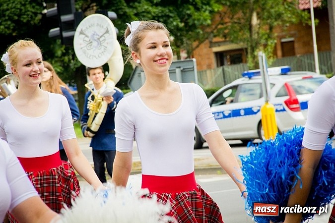 Zdjęcie w galerii na portalu naszraciborz.pl: Kolorowa parada ulicami Raciborza - Śląsk kraina wielu kultur dzień drugi wiadomości z regionu