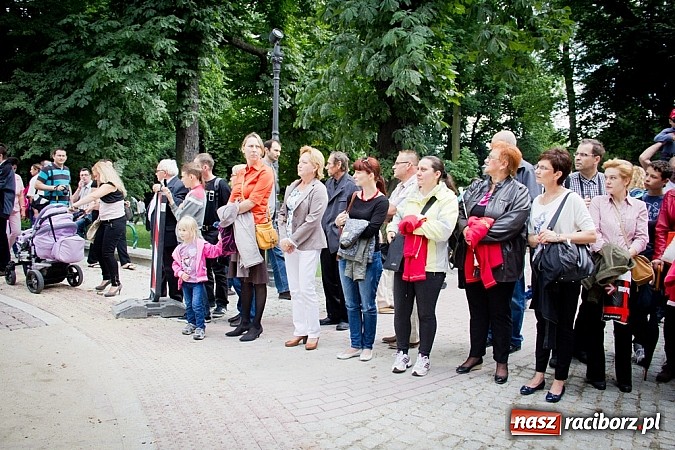 Zdjęcie w galerii na portalu naszraciborz.pl: Kolorowa parada ulicami Raciborza - Śląsk kraina wielu kultur dzień drugi wiadomości z regionu