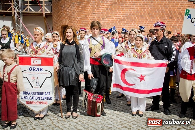 Zdjęcie w galerii na portalu naszraciborz.pl: Kolorowa parada ulicami Raciborza - Śląsk kraina wielu kultur dzień drugi wiadomości z regionu