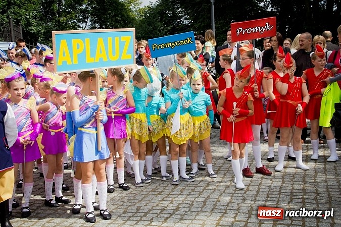 Zdjęcie w galerii na portalu naszraciborz.pl: Kolorowa parada ulicami Raciborza - Śląsk kraina wielu kultur dzień drugi wiadomości z regionu