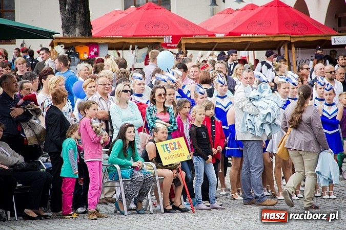 Zdjęcie w galerii na portalu naszraciborz.pl: Kolorowa parada ulicami Raciborza - Śląsk kraina wielu kultur dzień drugi wiadomości z regionu