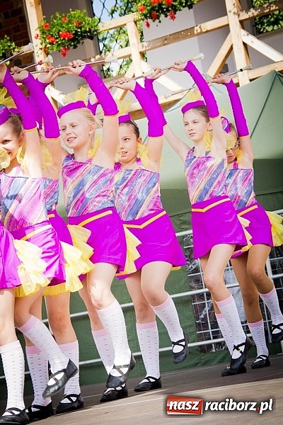 Zdjęcie w galerii na portalu naszraciborz.pl: Kolorowa parada ulicami Raciborza - Śląsk kraina wielu kultur dzień drugi wiadomości z regionu