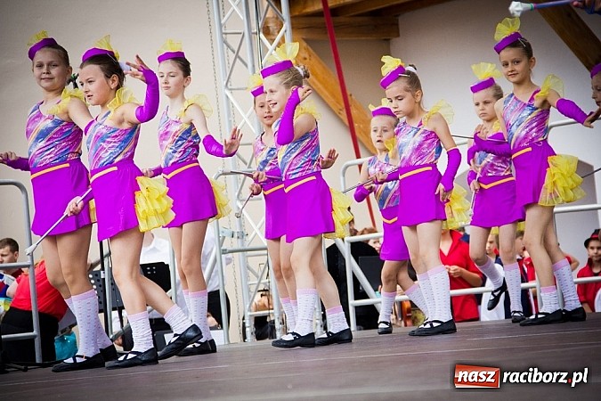 Zdjęcie w galerii na portalu naszraciborz.pl: Kolorowa parada ulicami Raciborza - Śląsk kraina wielu kultur dzień drugi wiadomości z regionu