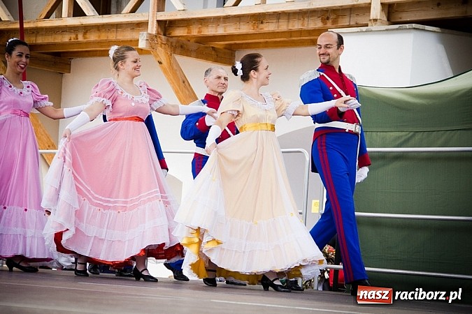 Zdjęcie w galerii na portalu naszraciborz.pl: Kolorowa parada ulicami Raciborza - Śląsk kraina wielu kultur dzień drugi wiadomości z regionu