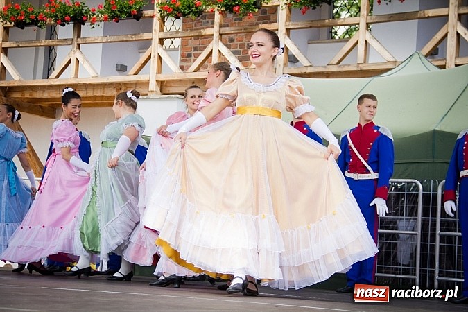 Zdjęcie w galerii na portalu naszraciborz.pl: Kolorowa parada ulicami Raciborza - Śląsk kraina wielu kultur dzień drugi wiadomości z regionu