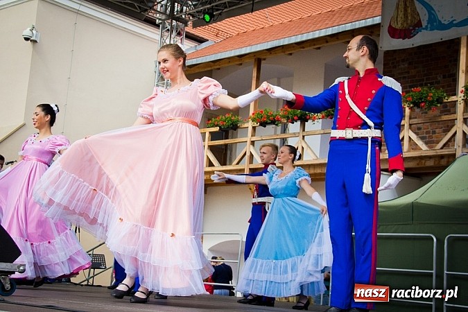 Zdjęcie w galerii na portalu naszraciborz.pl: Kolorowa parada ulicami Raciborza - Śląsk kraina wielu kultur dzień drugi wiadomości z regionu
