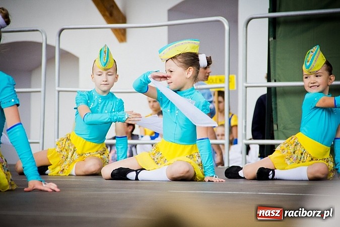 Zdjęcie w galerii na portalu naszraciborz.pl: Kolorowa parada ulicami Raciborza - Śląsk kraina wielu kultur dzień drugi wiadomości z regionu