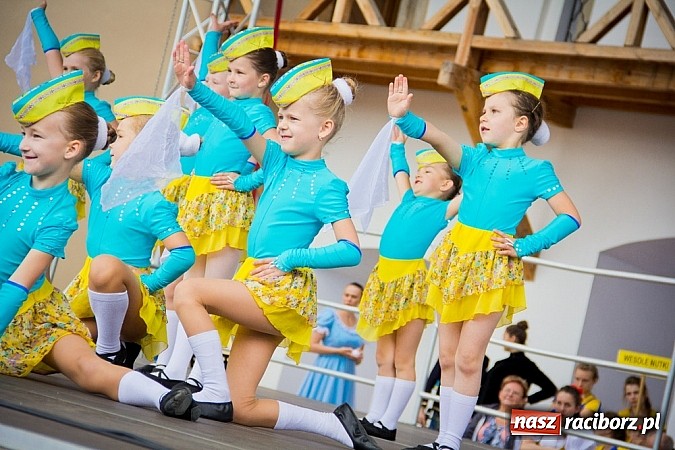 Zdjęcie w galerii na portalu naszraciborz.pl: Kolorowa parada ulicami Raciborza - Śląsk kraina wielu kultur dzień drugi wiadomości z regionu