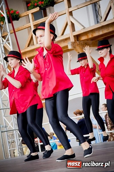 Zdjęcie w galerii na portalu naszraciborz.pl: Kolorowa parada ulicami Raciborza - Śląsk kraina wielu kultur dzień drugi wiadomości z regionu