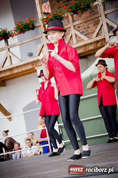 Zdjęcie w galerii na portalu naszraciborz.pl: Kolorowa parada ulicami Raciborza - Śląsk kraina wielu kultur dzień drugi wiadomości z regionu