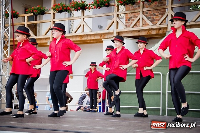 Zdjęcie w galerii na portalu naszraciborz.pl: Kolorowa parada ulicami Raciborza - Śląsk kraina wielu kultur dzień drugi wiadomości z regionu