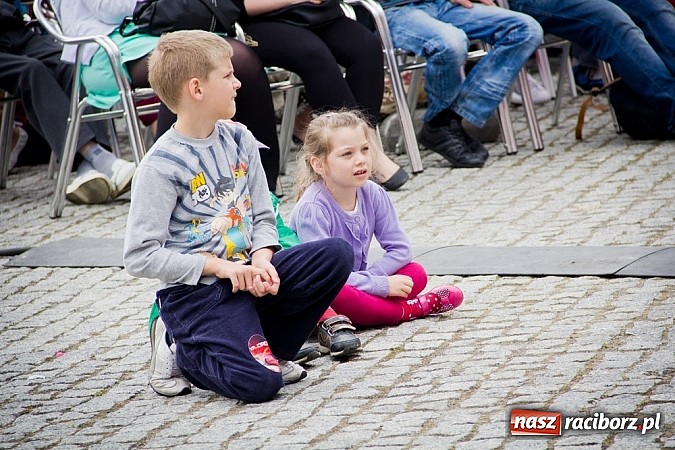 Zdjęcie w galerii na portalu naszraciborz.pl: Kolorowa parada ulicami Raciborza - Śląsk kraina wielu kultur dzień drugi wiadomości z regionu