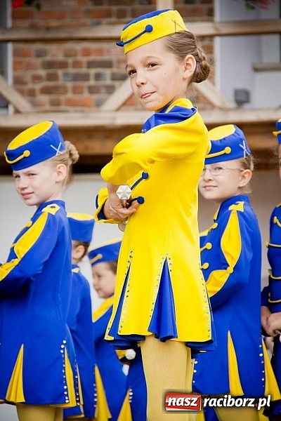 Zdjęcie w galerii na portalu naszraciborz.pl: Kolorowa parada ulicami Raciborza - Śląsk kraina wielu kultur dzień drugi wiadomości z regionu