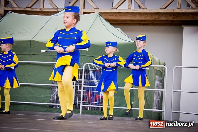 Zdjęcie w galerii na portalu naszraciborz.pl: Kolorowa parada ulicami Raciborza - Śląsk kraina wielu kultur dzień drugi wiadomości z regionu