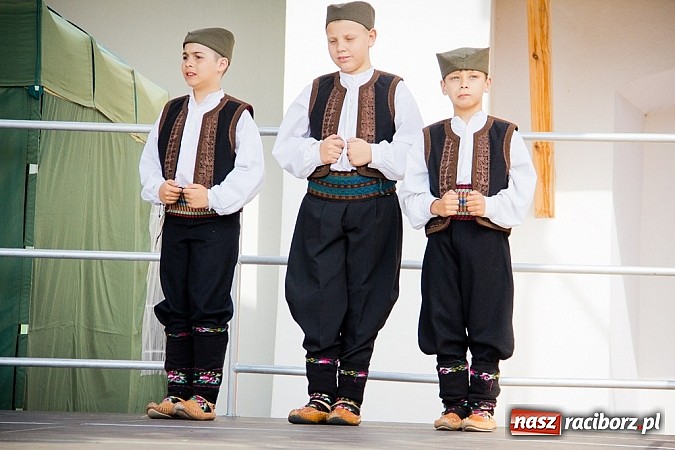 Zdjęcie w galerii na portalu naszraciborz.pl: Kolorowa parada ulicami Raciborza - Śląsk kraina wielu kultur dzień drugi wiadomości z regionu