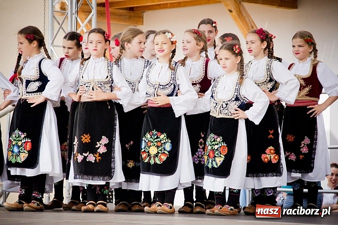 Zdjęcie w galerii na portalu naszraciborz.pl: Kolorowa parada ulicami Raciborza - Śląsk kraina wielu kultur dzień drugi wiadomości z regionu