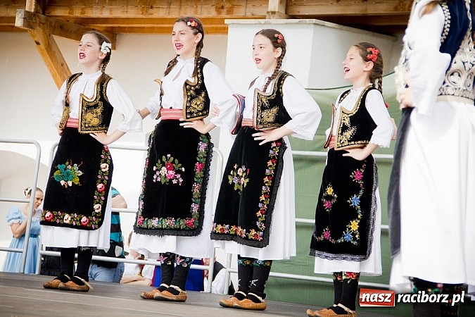 Zdjęcie w galerii na portalu naszraciborz.pl: Kolorowa parada ulicami Raciborza - Śląsk kraina wielu kultur dzień drugi wiadomości z regionu