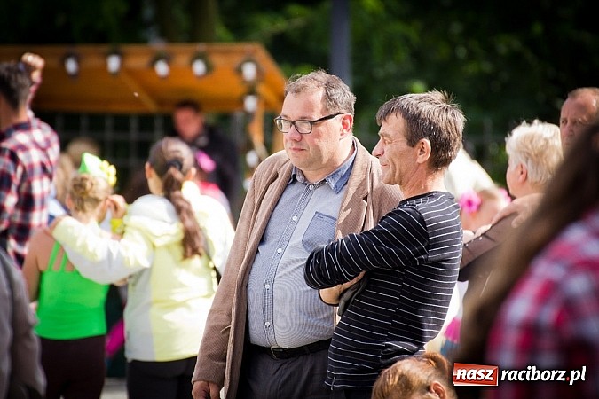 Zdjęcie w galerii na portalu naszraciborz.pl: Kolorowa parada ulicami Raciborza - Śląsk kraina wielu kultur dzień drugi wiadomości z regionu