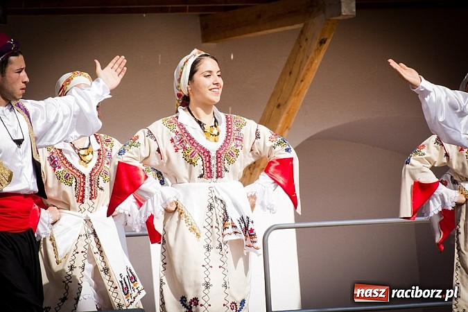 Zdjęcie w galerii na portalu naszraciborz.pl: Kolorowa parada ulicami Raciborza - Śląsk kraina wielu kultur dzień drugi wiadomości z regionu