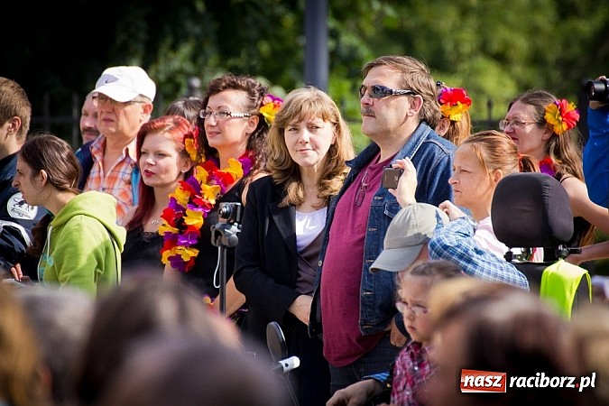 Zdjęcie w galerii na portalu naszraciborz.pl: Kolorowa parada ulicami Raciborza - Śląsk kraina wielu kultur dzień drugi wiadomości z regionu