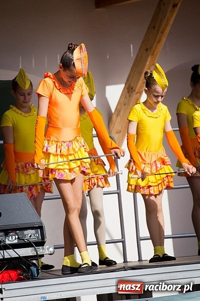 Zdjęcie w galerii na portalu naszraciborz.pl: Kolorowa parada ulicami Raciborza - Śląsk kraina wielu kultur dzień drugi wiadomości z regionu