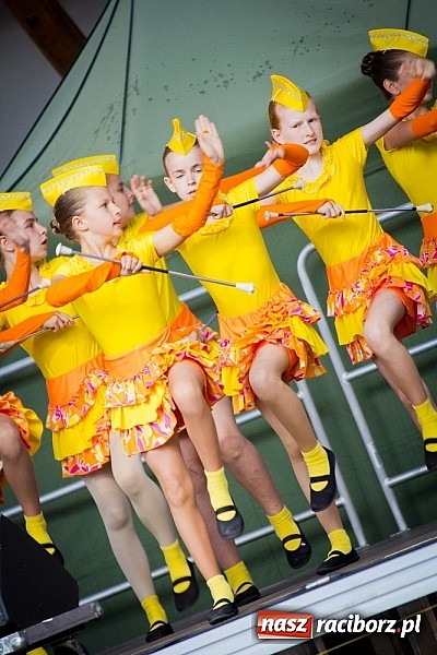 Zdjęcie w galerii na portalu naszraciborz.pl: Kolorowa parada ulicami Raciborza - Śląsk kraina wielu kultur dzień drugi wiadomości z regionu