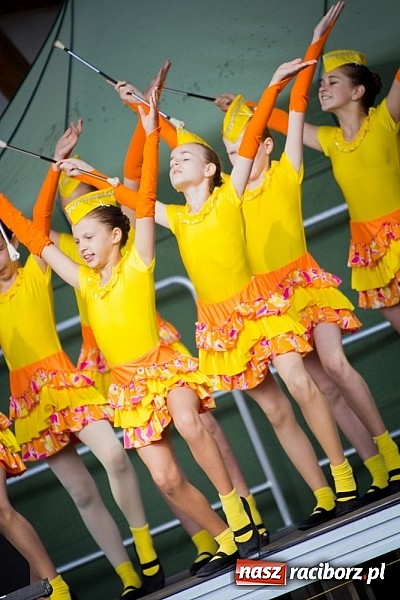 Zdjęcie w galerii na portalu naszraciborz.pl: Kolorowa parada ulicami Raciborza - Śląsk kraina wielu kultur dzień drugi wiadomości z regionu