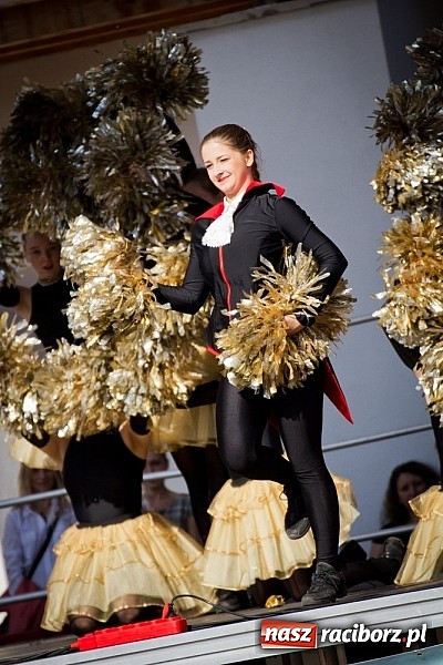 Zdjęcie w galerii na portalu naszraciborz.pl: Kolorowa parada ulicami Raciborza - Śląsk kraina wielu kultur dzień drugi wiadomości z regionu