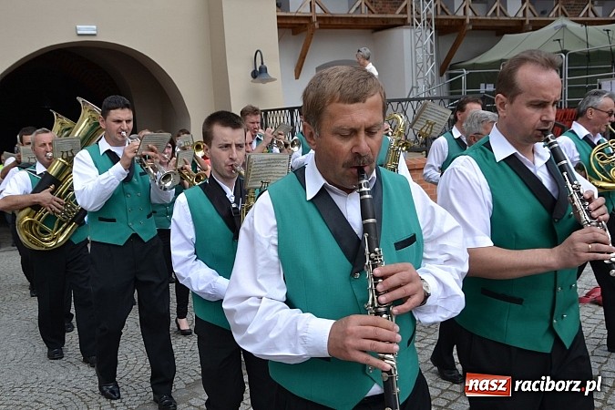 Zdjęcie w galerii na portalu naszraciborz.pl: Kolorowa parada ulicami Raciborza - Śląsk kraina wielu kultur dzień drugi wiadomości z regionu