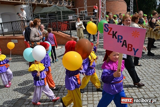 Zdjęcie w galerii na portalu naszraciborz.pl: Kolorowa parada ulicami Raciborza - Śląsk kraina wielu kultur dzień drugi wiadomości z regionu