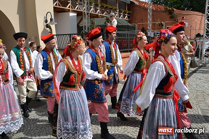 Zdjęcie w galerii na portalu naszraciborz.pl: Kolorowa parada ulicami Raciborza - Śląsk kraina wielu kultur dzień drugi wiadomości z regionu