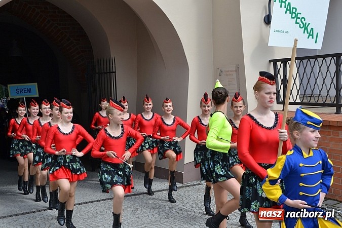 Zdjęcie w galerii na portalu naszraciborz.pl: Kolorowa parada ulicami Raciborza - Śląsk kraina wielu kultur dzień drugi wiadomości z regionu