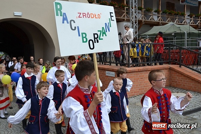 Zdjęcie w galerii na portalu naszraciborz.pl: Kolorowa parada ulicami Raciborza - Śląsk kraina wielu kultur dzień drugi wiadomości z regionu
