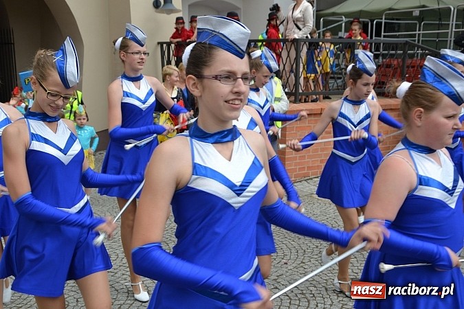 Zdjęcie w galerii na portalu naszraciborz.pl: Kolorowa parada ulicami Raciborza - Śląsk kraina wielu kultur dzień drugi wiadomości z regionu