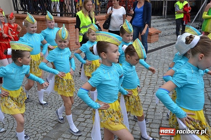Zdjęcie w galerii na portalu naszraciborz.pl: Kolorowa parada ulicami Raciborza - Śląsk kraina wielu kultur dzień drugi wiadomości z regionu