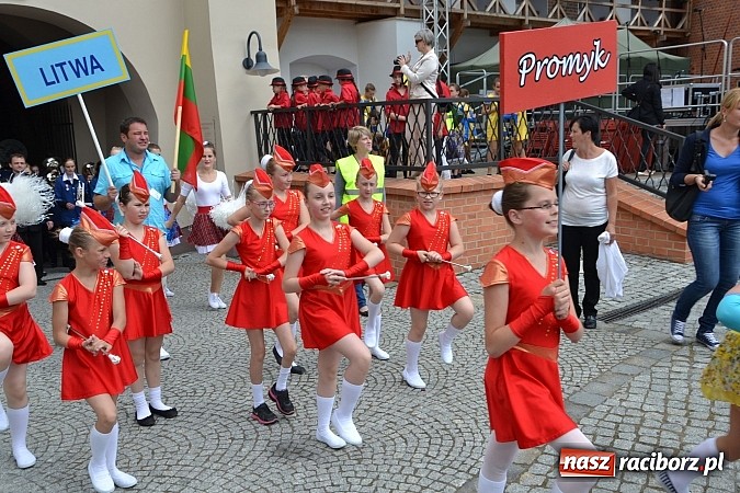 Zdjęcie w galerii na portalu naszraciborz.pl: Kolorowa parada ulicami Raciborza - Śląsk kraina wielu kultur dzień drugi wiadomości z regionu