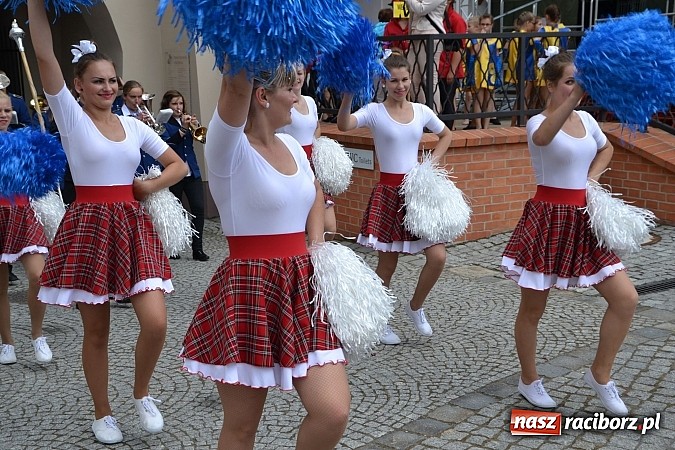 Zdjęcie w galerii na portalu naszraciborz.pl: Kolorowa parada ulicami Raciborza - Śląsk kraina wielu kultur dzień drugi wiadomości z regionu