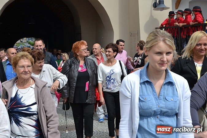 Zdjęcie w galerii na portalu naszraciborz.pl: Kolorowa parada ulicami Raciborza - Śląsk kraina wielu kultur dzień drugi wiadomości z regionu