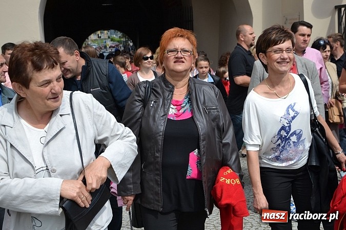 Zdjęcie w galerii na portalu naszraciborz.pl: Kolorowa parada ulicami Raciborza - Śląsk kraina wielu kultur dzień drugi wiadomości z regionu